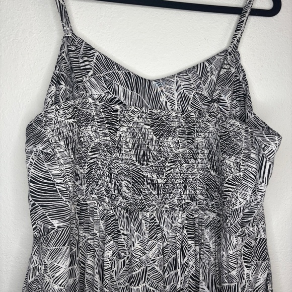NWT Old Navy Black and White Palm Print Cami Jumpsuit Size XXL - Picture 7 of 12
